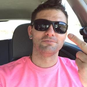 Meet your Posher, Dustin